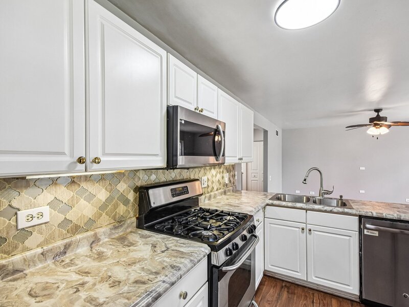 561 Ivory Lane Bartlett IL 60103