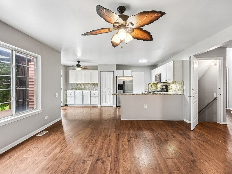 561 Ivory Lane Bartlett IL 60103