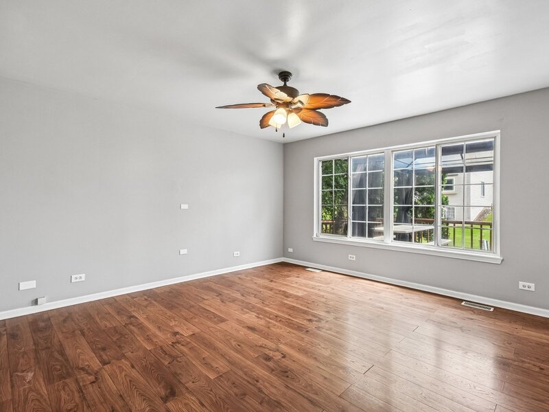561 Ivory Lane Bartlett IL 60103
