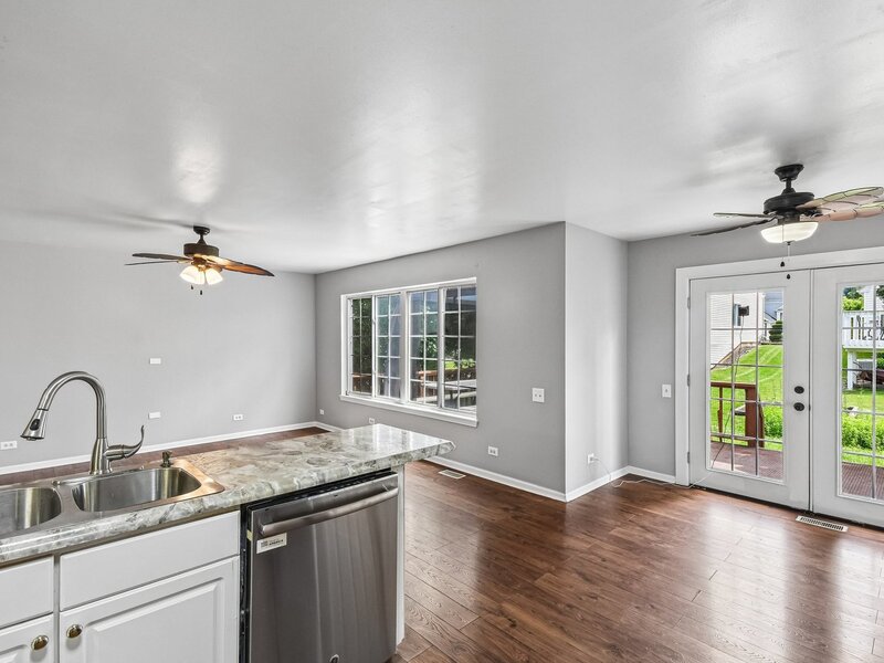 561 Ivory Lane Bartlett IL 60103