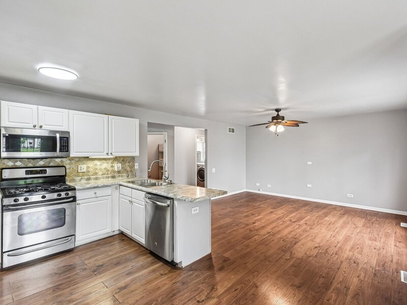 561 Ivory Lane Bartlett IL 60103