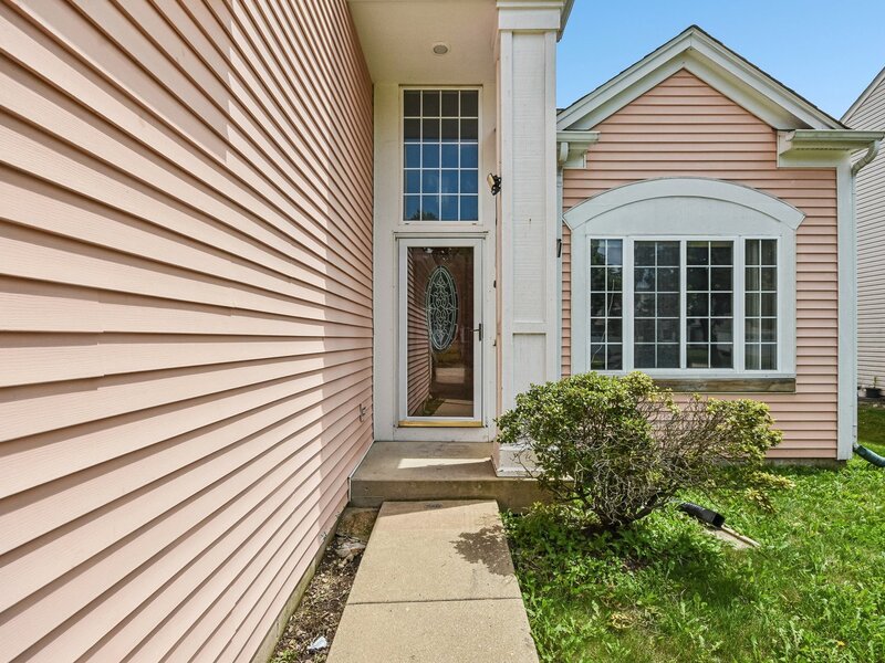 561 Ivory Lane Bartlett IL 60103