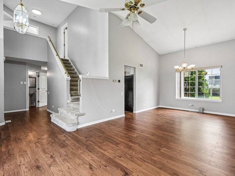 561 Ivory Lane Bartlett IL 60103