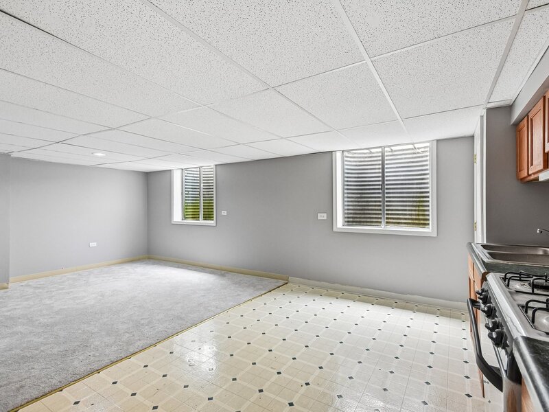 561 Ivory Lane Bartlett IL 60103