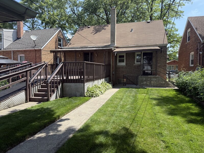 12448 S Elizabeth Street Calumet Park IL 60827