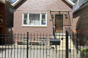 Photo of 3538 S Honore Street Chicago IL 60609