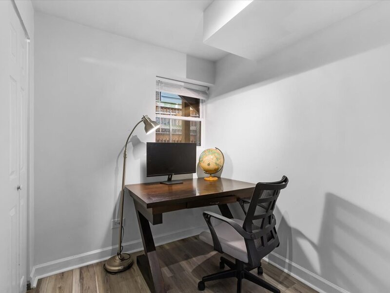 867 W Cornelia Avenue Chicago IL 60657