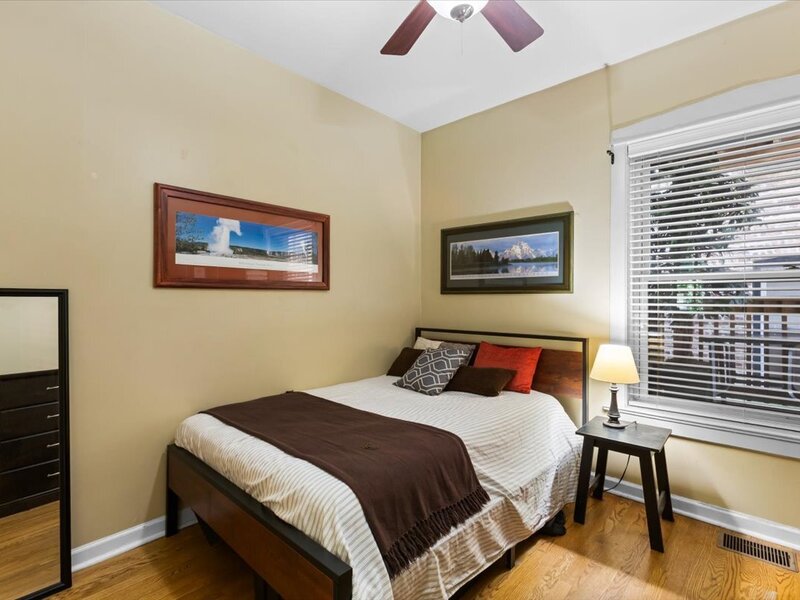 867 W Cornelia Avenue Chicago IL 60657
