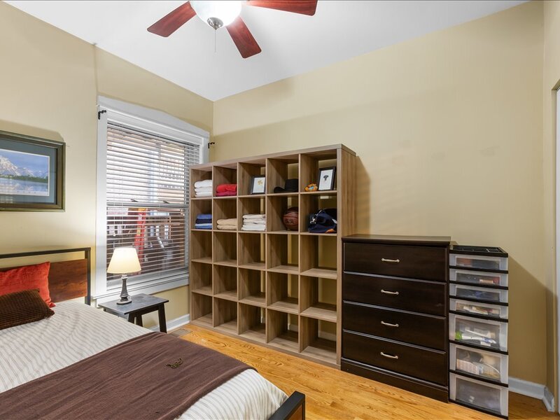 867 W Cornelia Avenue Chicago IL 60657