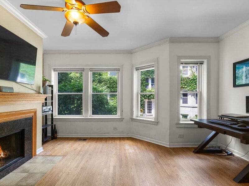 867 W Cornelia Avenue Chicago IL 60657