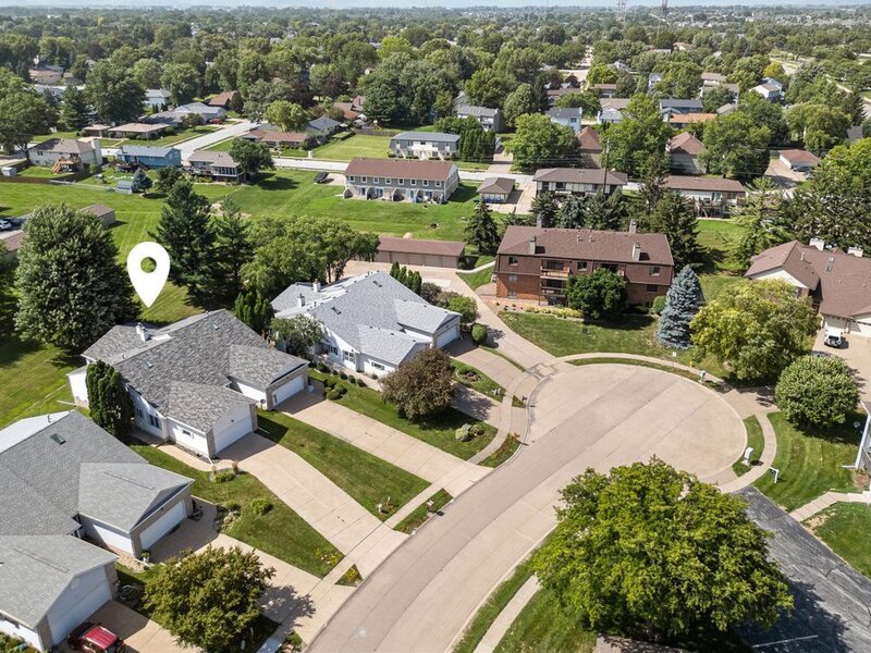 4176 Mallard Court Bettendorf IA 52722