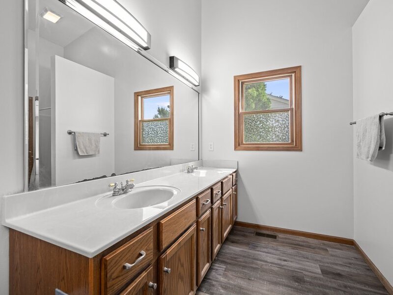 4176 Mallard Court Bettendorf IA 52722