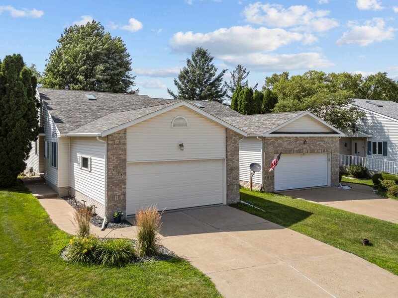 4176 Mallard Court Bettendorf IA 52722