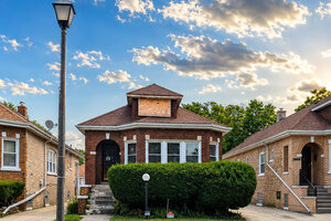 Photo of 1827 S 3rd Avenue Maywood IL 60153