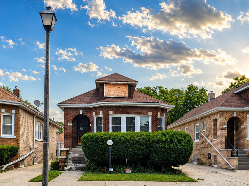 1827 S 3rd Avenue Maywood IL 60153