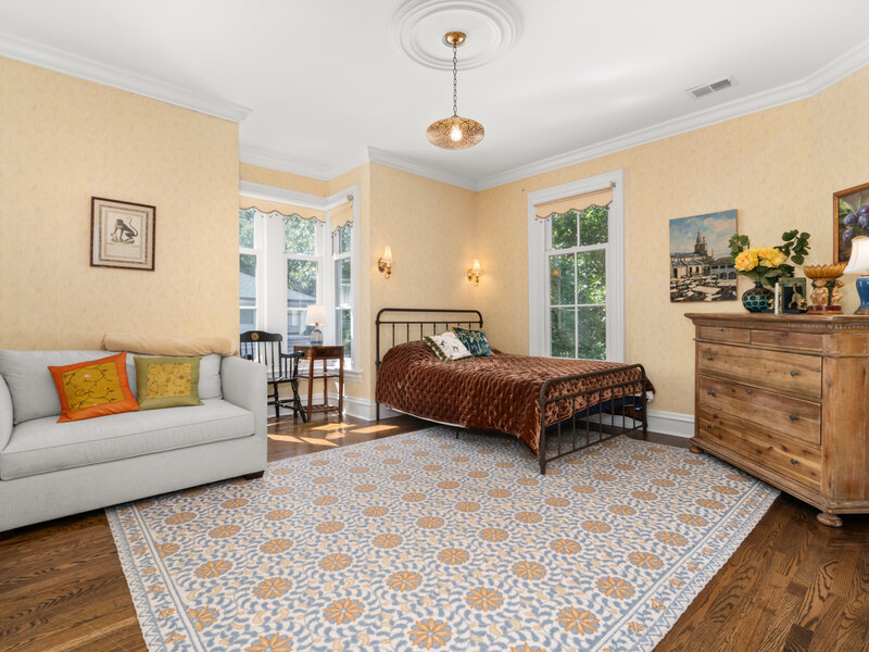 201 Scottswood Road Riverside IL 60546
