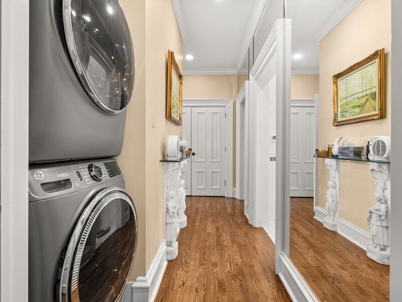 201 Scottswood Road Riverside IL 60546