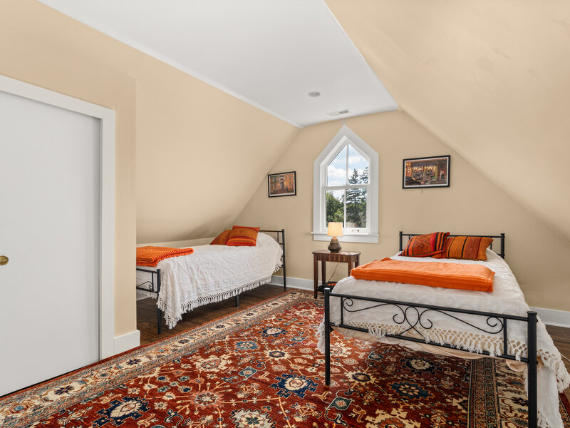 201 Scottswood Road Riverside IL 60546