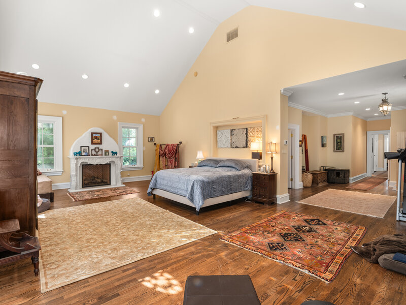 201 Scottswood Road Riverside IL 60546