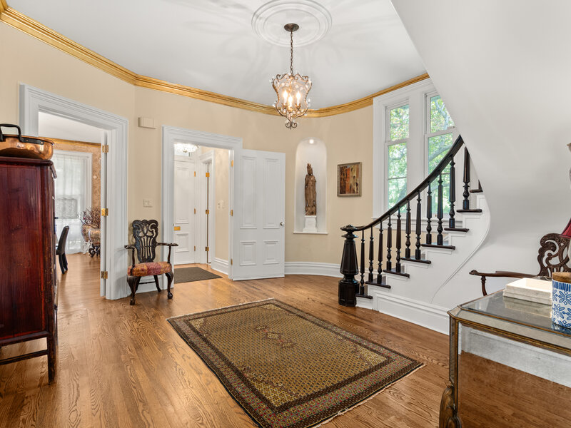 201 Scottswood Road Riverside IL 60546