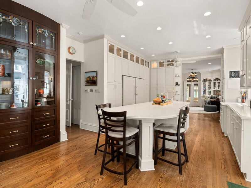 201 Scottswood Road Riverside IL 60546