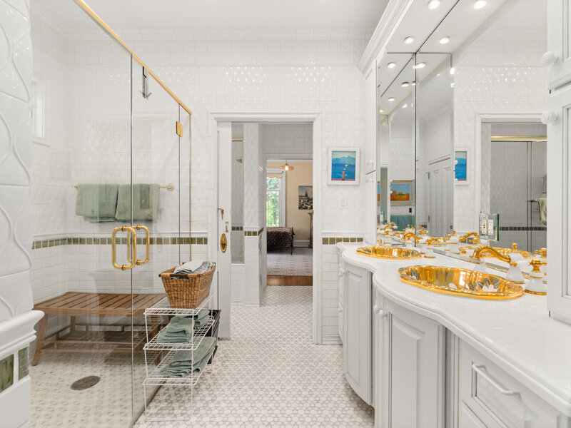 201 Scottswood Road Riverside IL 60546