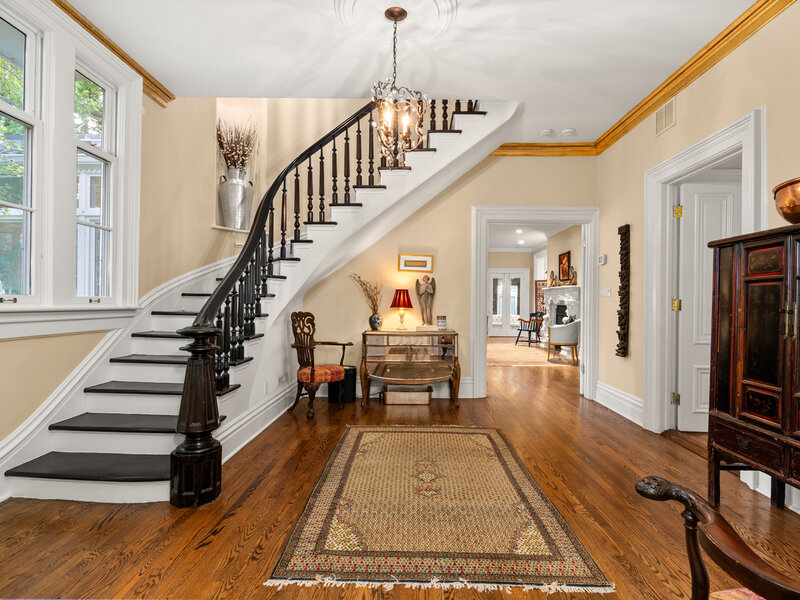 201 Scottswood Road Riverside IL 60546