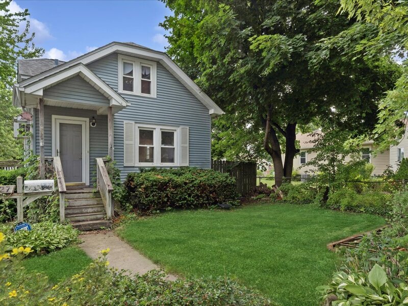 427 S Elmwood Avenue Waukegan IL 60085