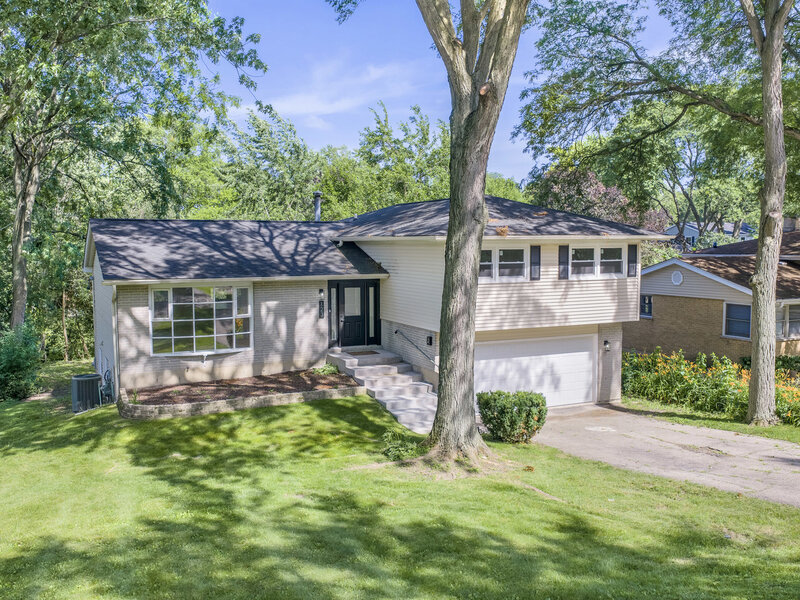 123 Kainer Avenue Barrington IL 60010