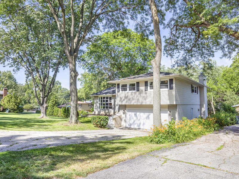 123 Kainer Avenue Barrington IL 60010