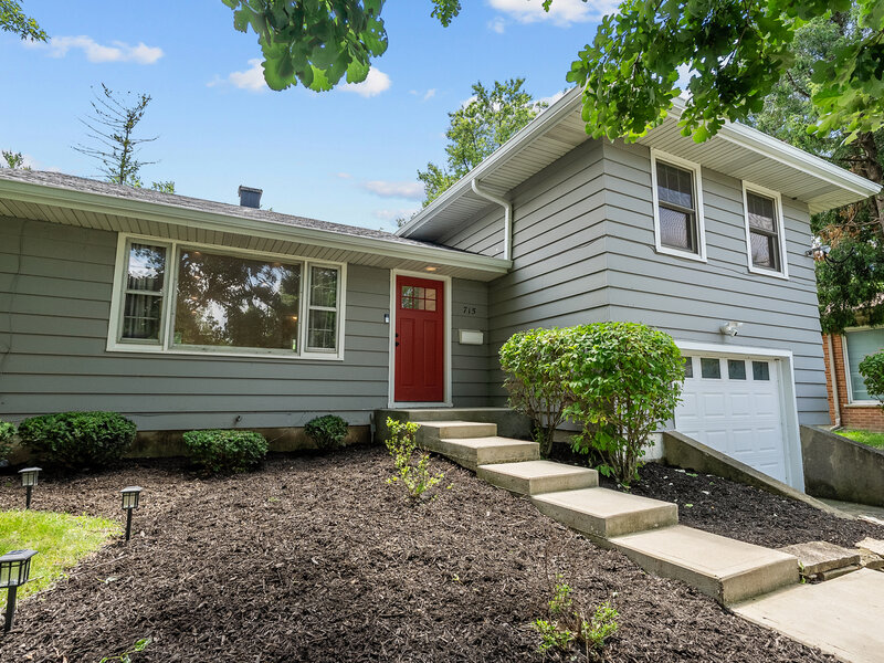 715 E Main Street Barrington IL 60010