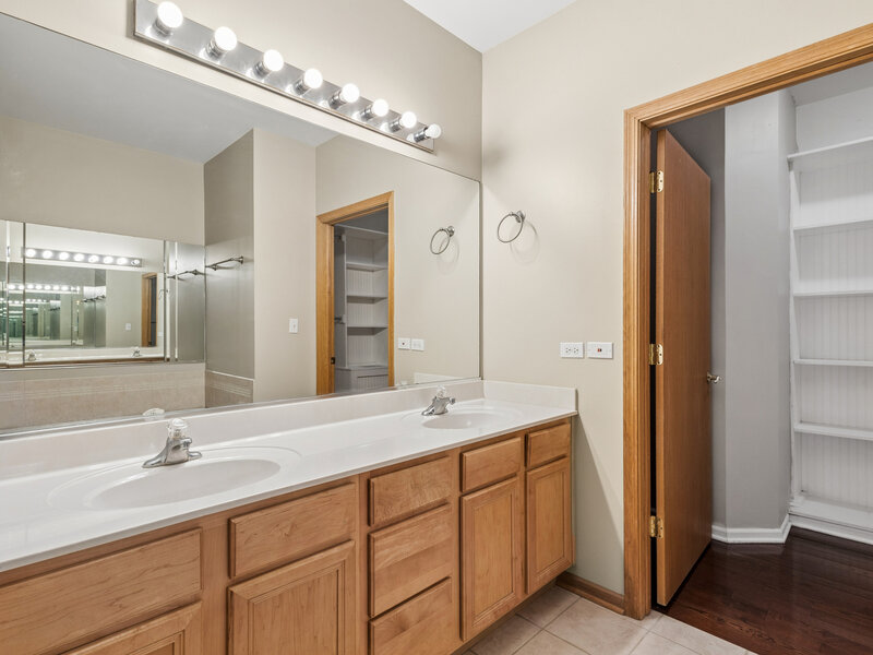 8650 Saddlebred Court Frankfort IL 60423