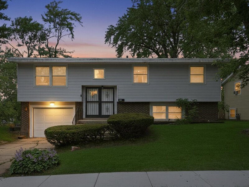 1829 217th Place Sauk Village IL 60411