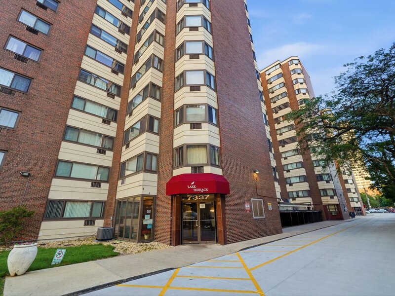 7337 S South Shore Drive Chicago IL 60649