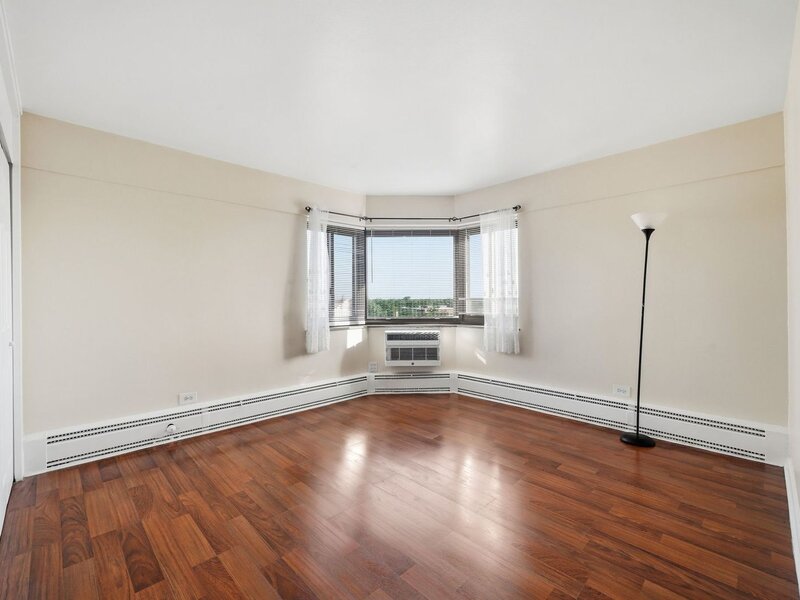 7337 S South Shore Drive Chicago IL 60649
