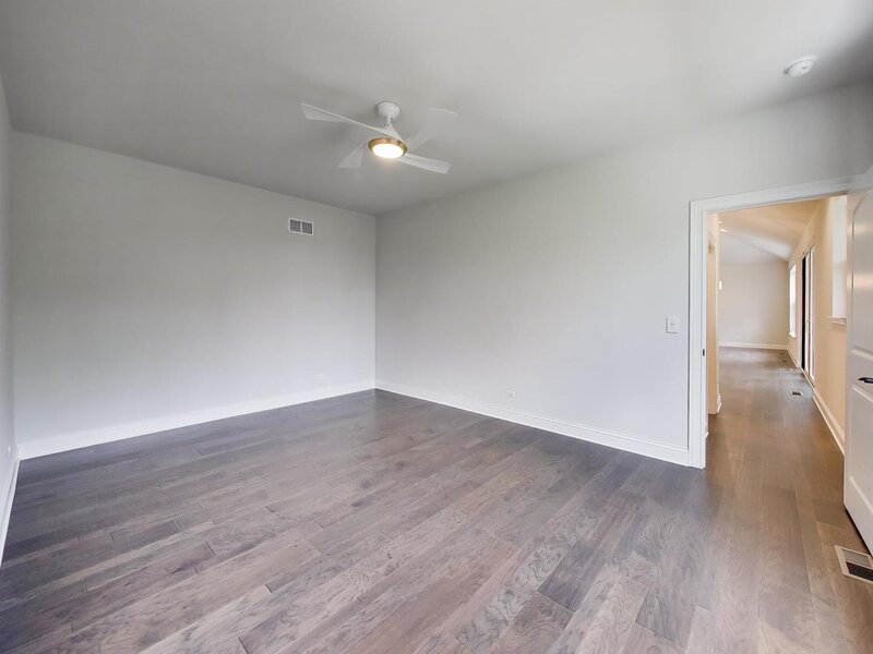495 Cora Lane St. Charles IL 60174