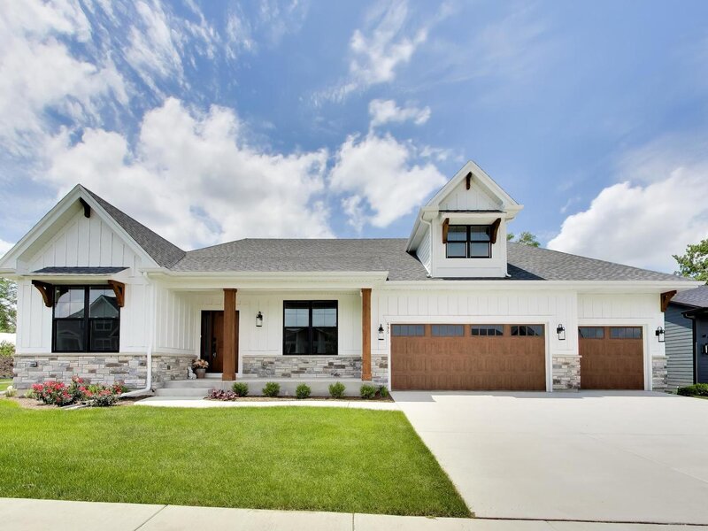 495 Cora Lane St. Charles IL 60174