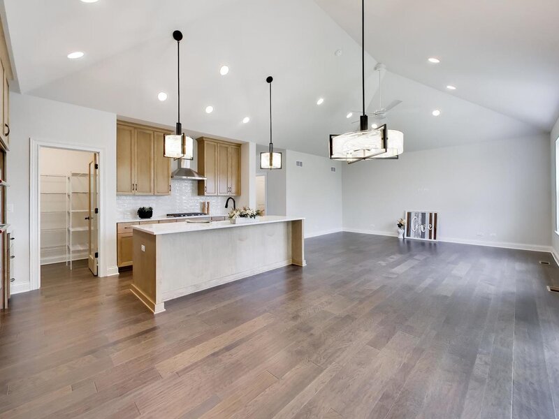 495 Cora Lane St. Charles IL 60174