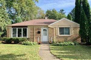 Photo of 630 E Rockland Road Libertyville IL 60048