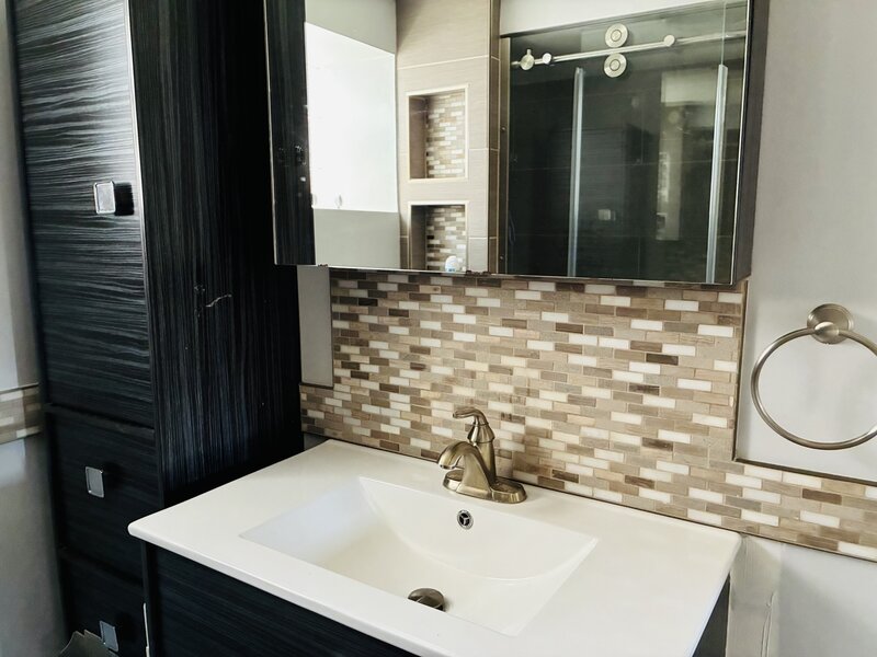 4925 W Warwick Avenue Chicago IL 60641
