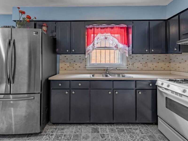 16446 Emerald Avenue Harvey IL 60426