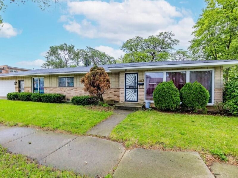 16446 Emerald Avenue Harvey IL 60426