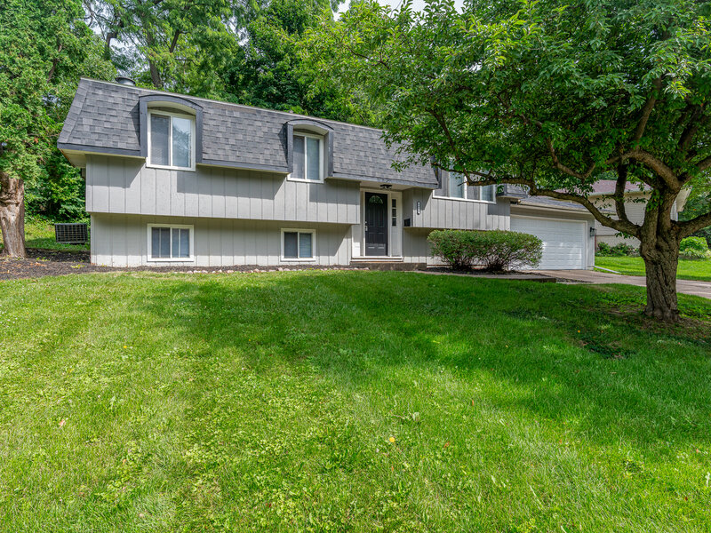 4430 Canterbury Lane Davenport IA 52806