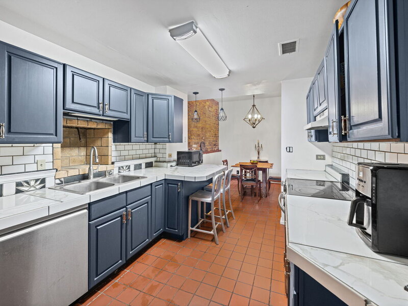 350 W Dickens Avenue Chicago IL 60614