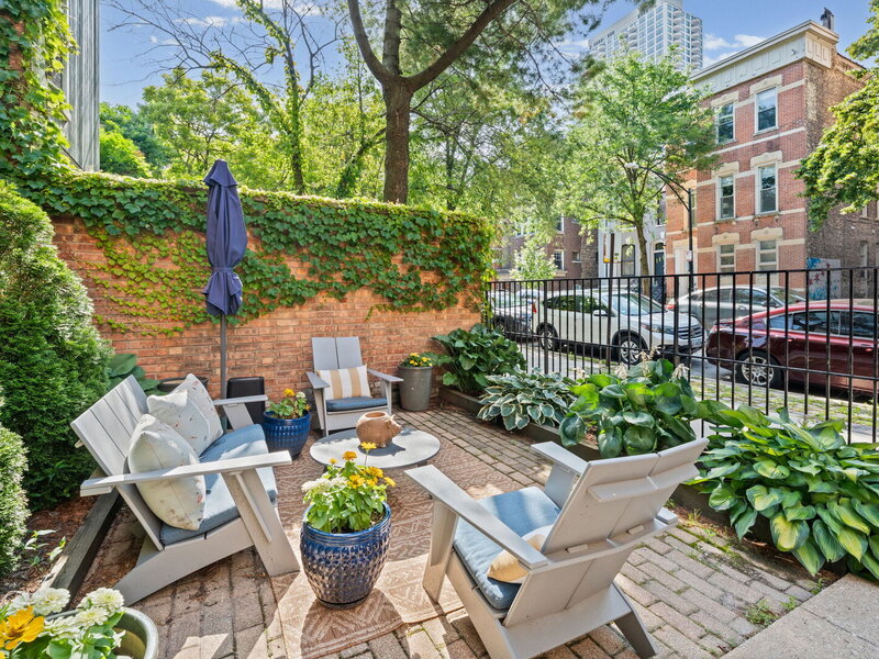 350 W Dickens Avenue Chicago IL 60614
