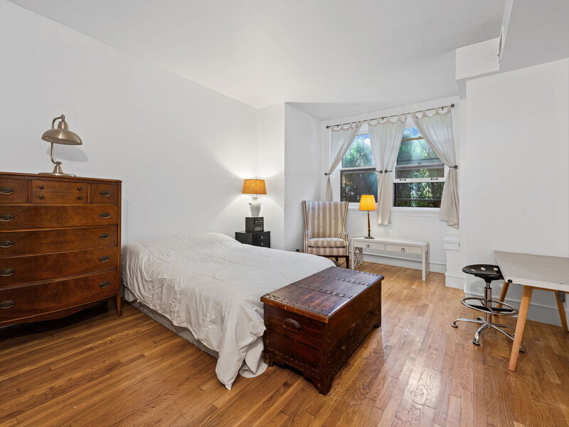 350 W Dickens Avenue Chicago IL 60614