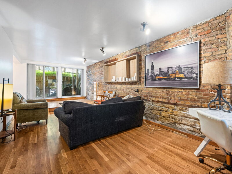 350 W Dickens Avenue Chicago IL 60614