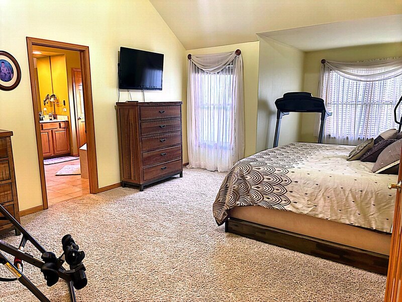 2484 Warwick Court Aurora IL 60503