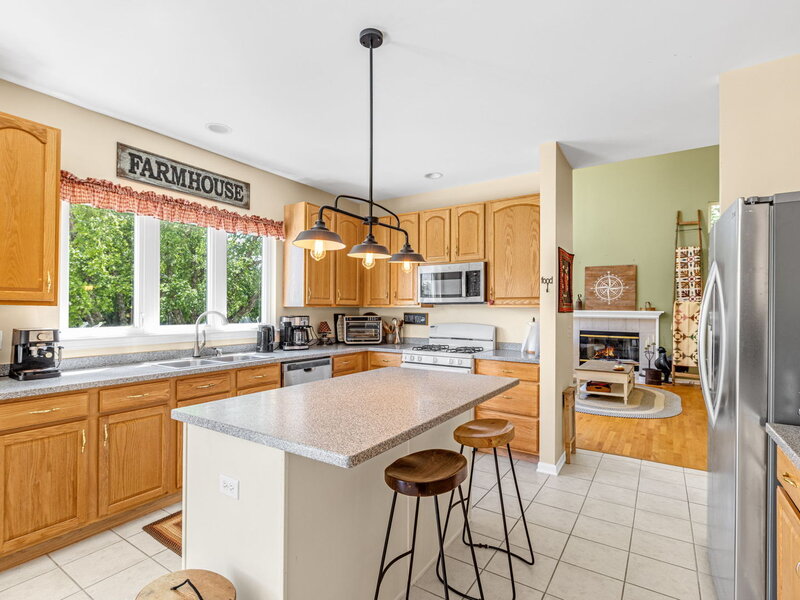 4 Sherwood Court Lake In The Hills IL 60156