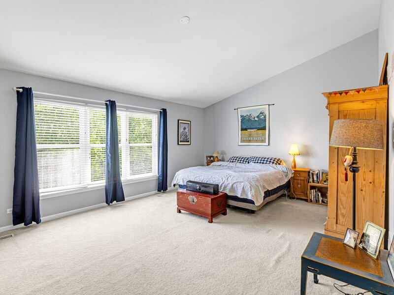 4 Sherwood Court Lake In The Hills IL 60156